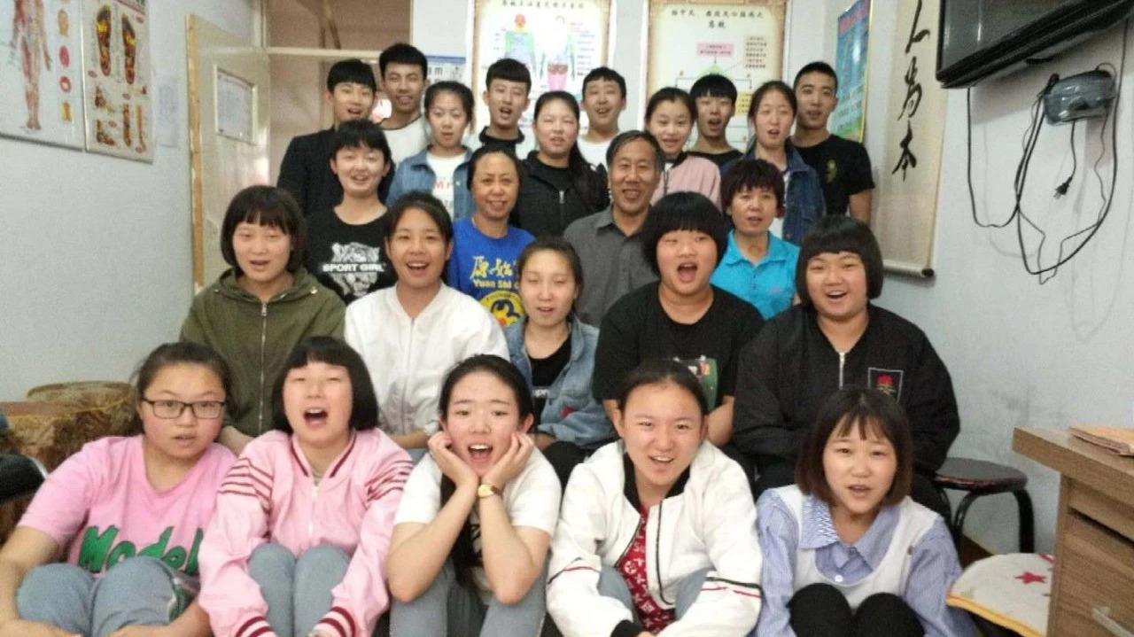 太原衛校學生認真學習原始點療法-七不姜 生姜養生網-明德CSA生態姜園&明安農業