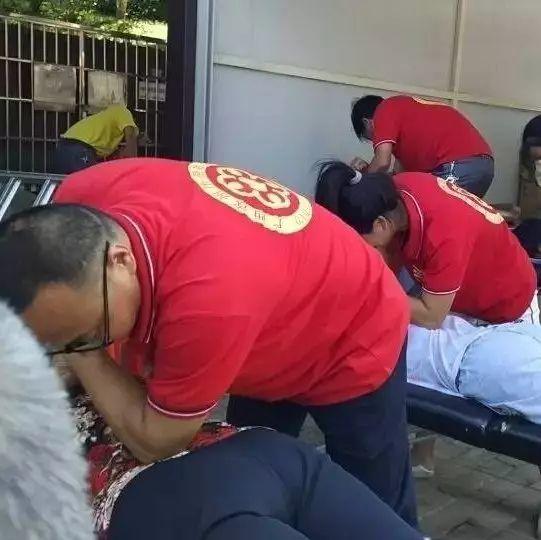 慈航敬老協會在欽州中山公園志愿者服務中心為老人提供原始點公益服務-七不姜 生姜養生網-明德CSA生態姜園&明安農業