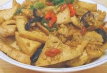 2022姜食譜 原始點溫熱美食1.30一.介紹 二.香油制作分享 三.香辣湯制作四.素炒五寶 五.剁椒金針菇六.什錦咖喱炒飯-七不姜 生姜養生網-明德CSA生態姜園&明安農業